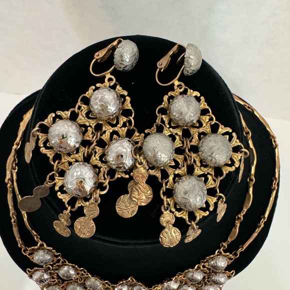 Vintage Statement Necklace and Earring Set - Picture 3 of 3